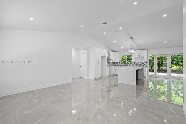 21991 SW 252nd St, Homestead, FL 33031