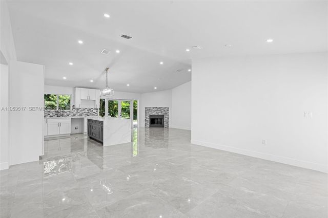 21991 SW 252nd St, Homestead, FL 33031