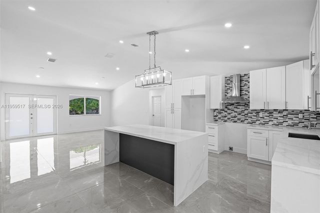 21991 SW 252nd St, Homestead, FL 33031