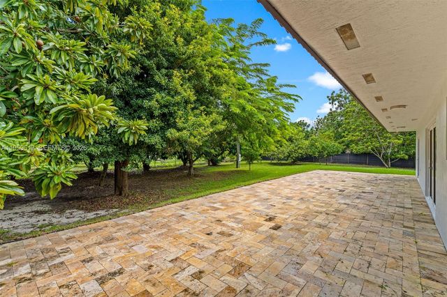 21991 SW 252nd St, Homestead, FL 33031