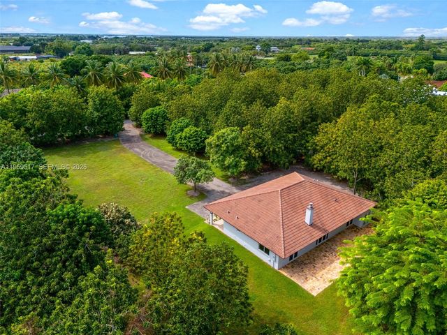 21991 SW 252nd St, Homestead, FL 33031