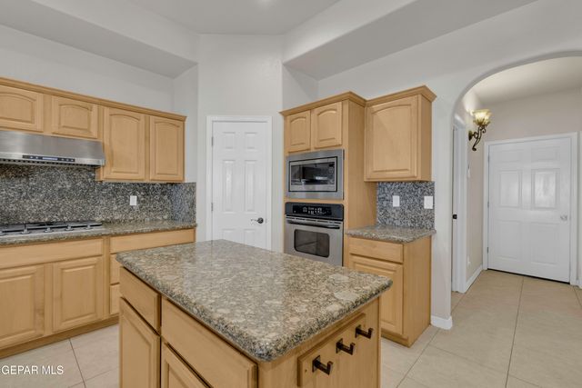 1463 SHELBY RIDGE Drive, El Paso, TX 79912