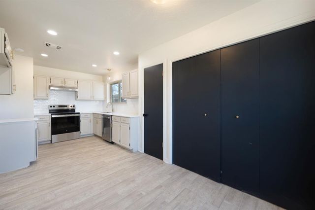 1804 Foxfire Road, Edmond, OK 73003