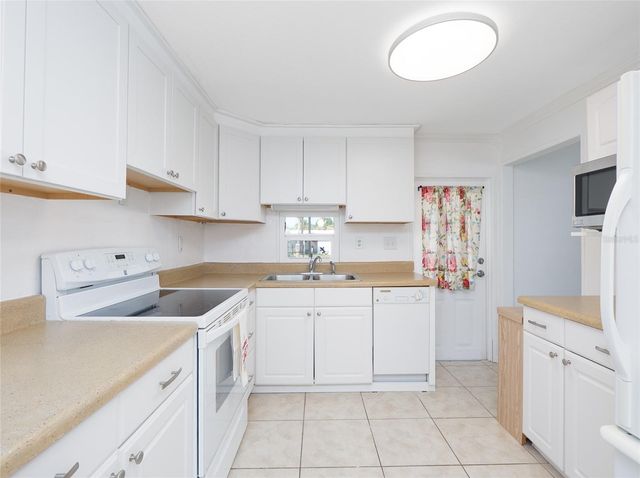 610 DELPHINIUM DRIVE, Venice, FL 34293