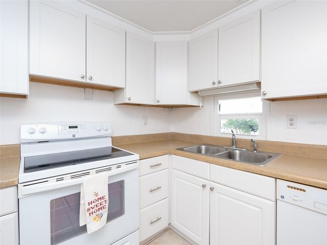 610 DELPHINIUM DRIVE, Venice, FL 34293