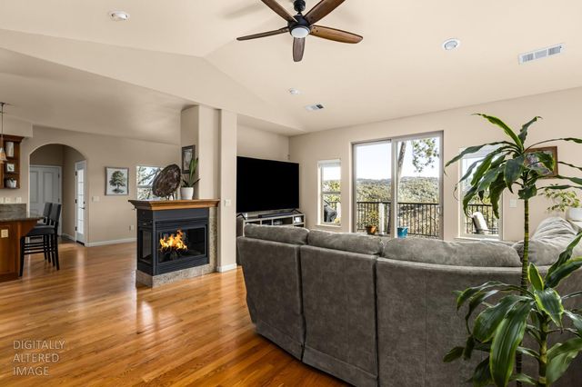 18410 Blue Teal Loop, Penn Valley, CA 95946