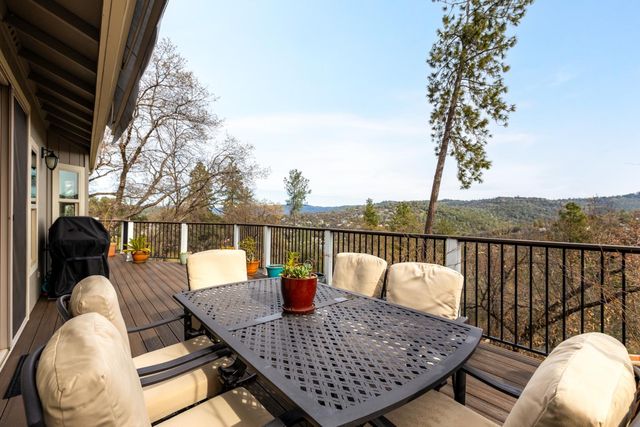 18410 Blue Teal Loop, Penn Valley, CA 95946