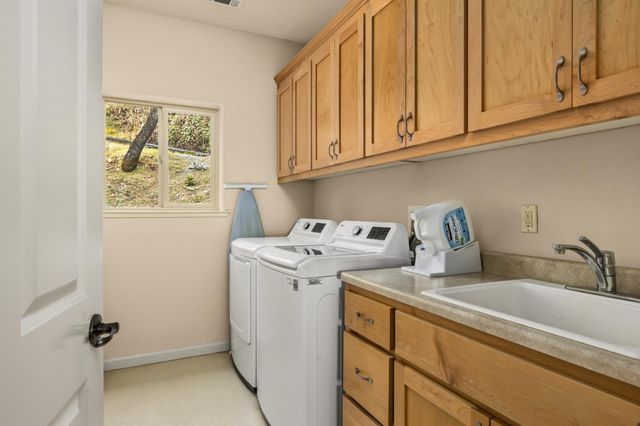 18410 Blue Teal Loop, Penn Valley, CA 95946