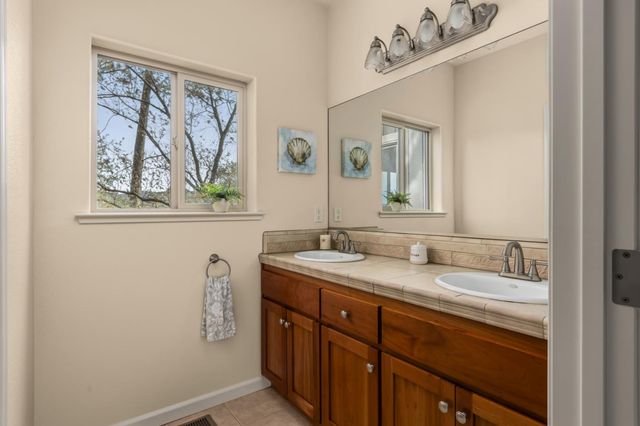 18410 Blue Teal Loop, Penn Valley, CA 95946