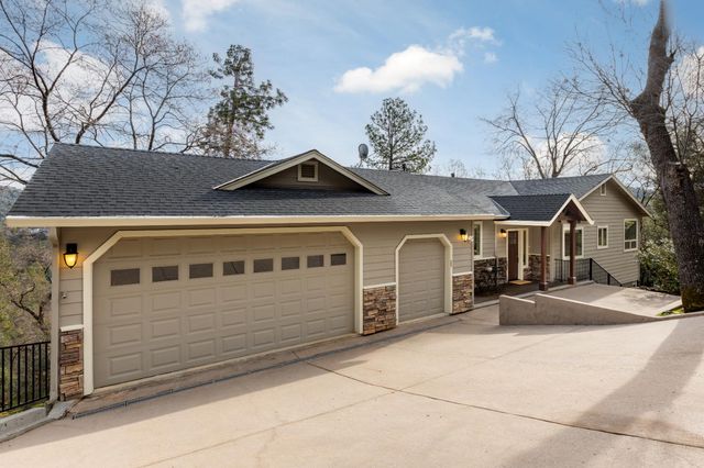 18410 Blue Teal Loop, Penn Valley, CA 95946