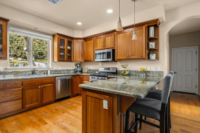 18410 Blue Teal Loop, Penn Valley, CA 95946