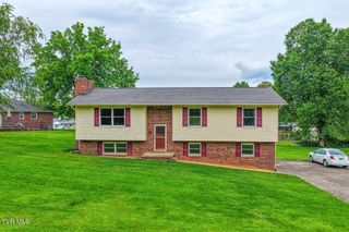 1408 Valley Lane, Mount Carmel, TN 37645