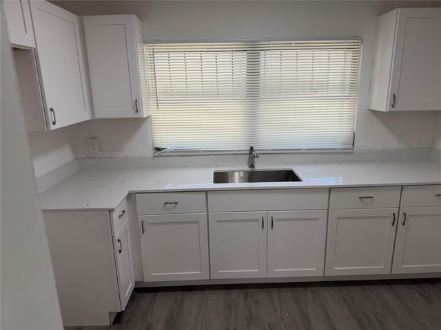 703 N 17th St, Fort Pierce, FL 34950