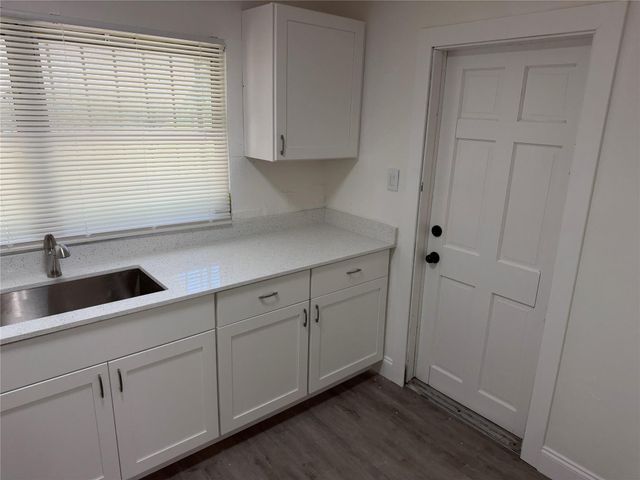 703 N 17th St, Fort Pierce, FL 34950