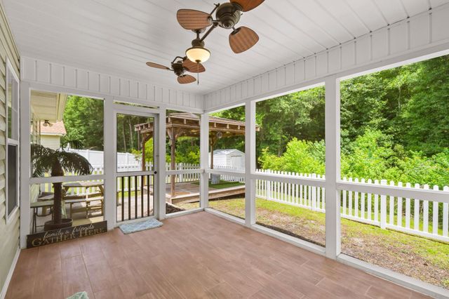 1301 Lochwood Ln., Conway, SC 29526