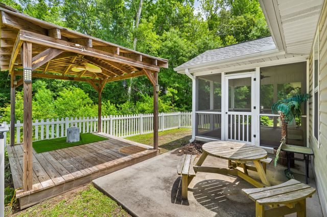 1301 Lochwood Ln., Conway, SC 29526