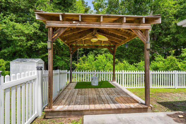1301 Lochwood Ln., Conway, SC 29526