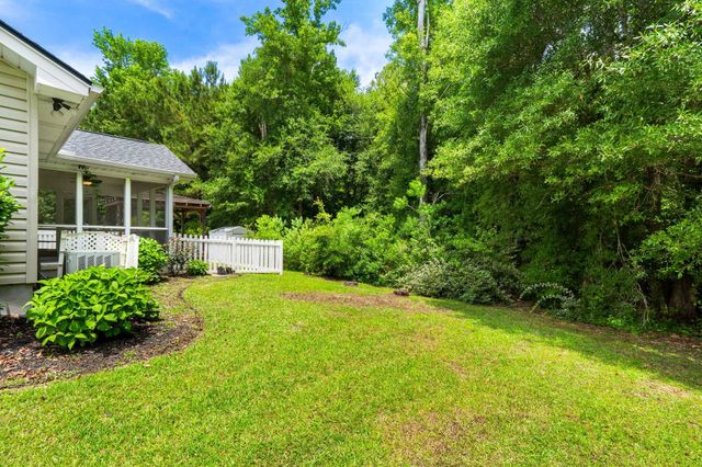 1301 Lochwood Ln., Conway, SC 29526