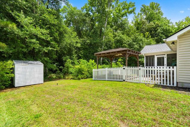 1301 Lochwood Ln., Conway, SC 29526