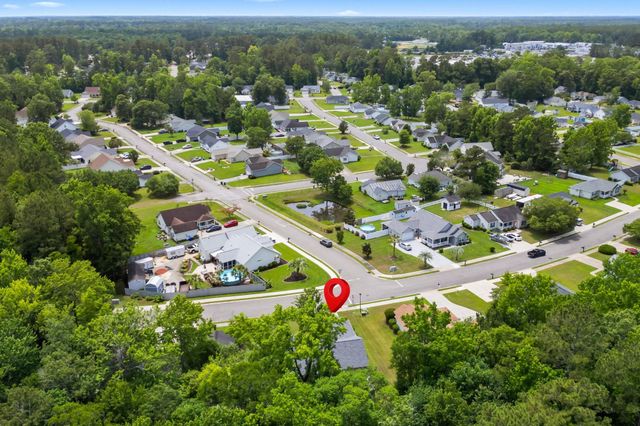 1301 Lochwood Ln., Conway, SC 29526