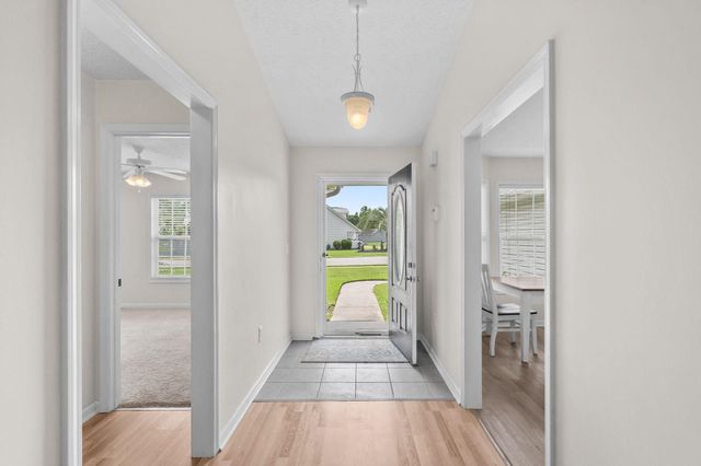 1301 Lochwood Ln., Conway, SC 29526