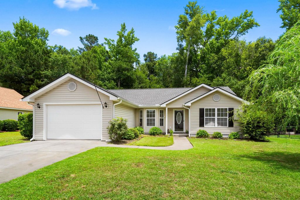 1301 Lochwood Ln., Conway, SC 29526