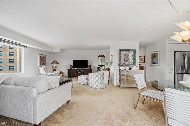12500 Edgewater Drive 402, Lakewood, OH 44107