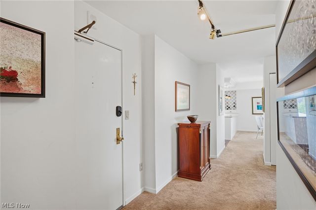 12500 Edgewater Drive 402, Lakewood, OH 44107
