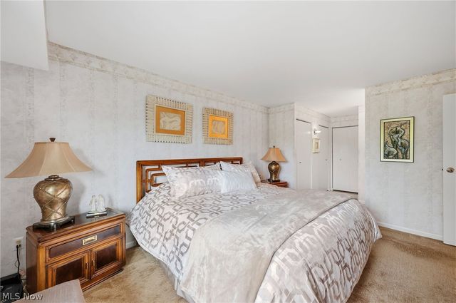 12500 Edgewater Drive 402, Lakewood, OH 44107