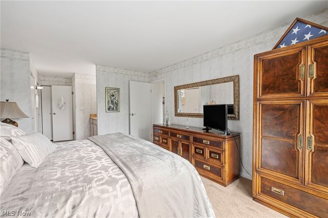 12500 Edgewater Drive 402, Lakewood, OH 44107