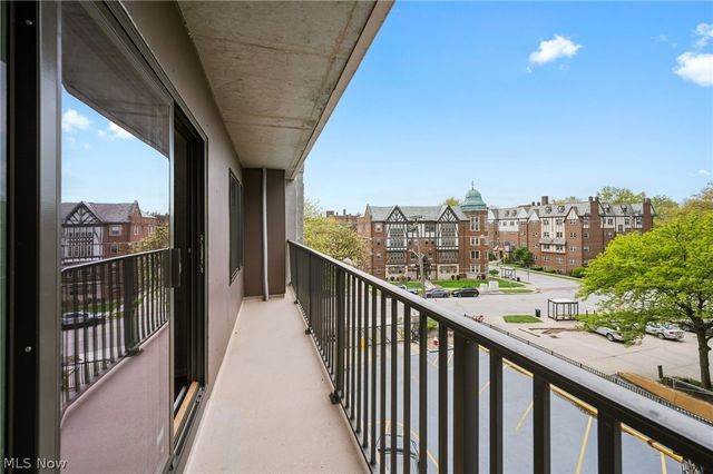 12500 Edgewater Drive 402, Lakewood, OH 44107