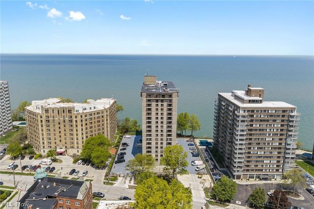 12500 Edgewater Drive 402, Lakewood, OH 44107
