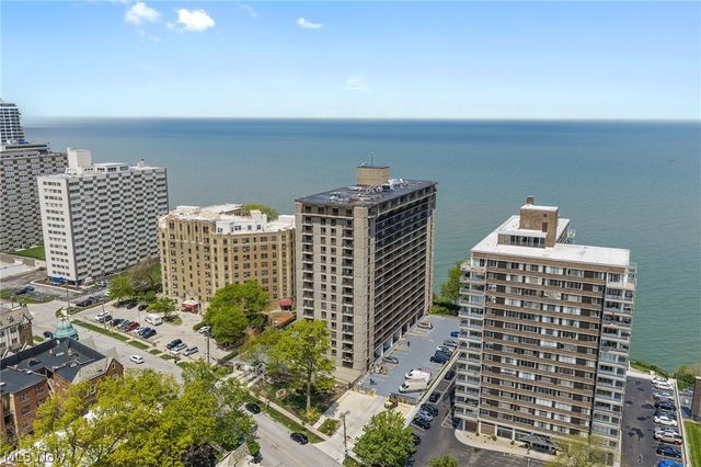 12500 Edgewater Drive 402, Lakewood, OH 44107