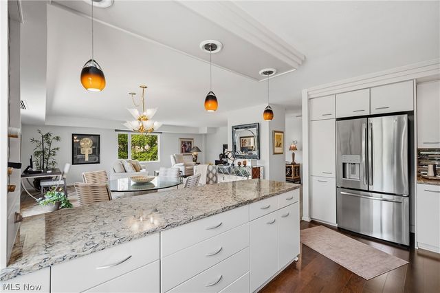 12500 Edgewater Drive 402, Lakewood, OH 44107