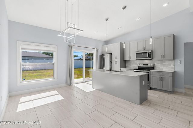 2840 Fontainebleau Avenue SE, Melbourne, FL 32909
