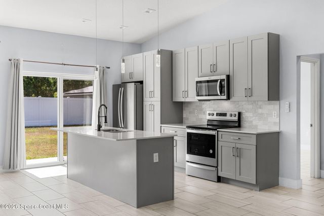 2840 Fontainebleau Avenue SE, Melbourne, FL 32909