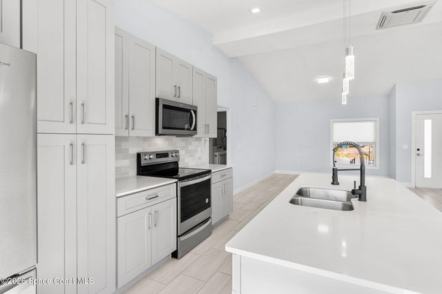 2840 Fontainebleau Avenue SE, Melbourne, FL 32909