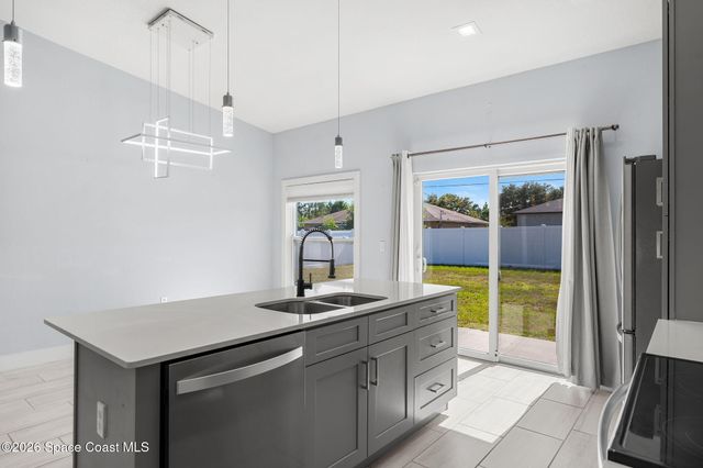2840 Fontainebleau Avenue SE, Melbourne, FL 32909