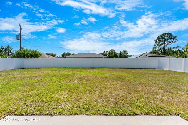 2840 Fontainebleau Avenue SE, Melbourne, FL 32909