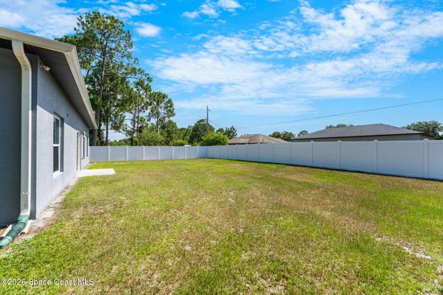 2840 Fontainebleau Avenue SE, Melbourne, FL 32909