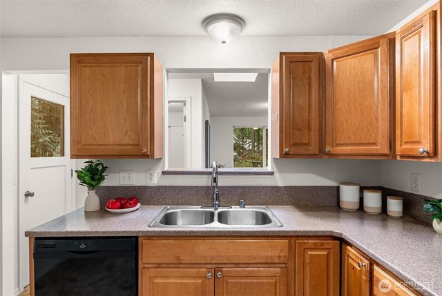 4785 NW Anderson Hill Road, Silverdale, WA 98383