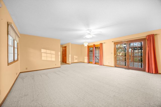 5230 Pennsylvania Avenue N, New Hope, MN 55428