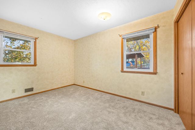 5230 Pennsylvania Avenue N, New Hope, MN 55428