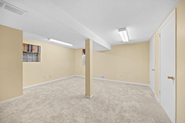 5230 Pennsylvania Avenue N, New Hope, MN 55428