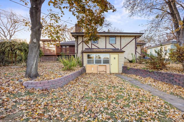 5230 Pennsylvania Avenue N, New Hope, MN 55428