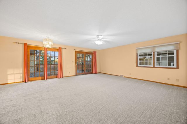 5230 Pennsylvania Avenue N, New Hope, MN 55428