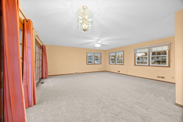 5230 Pennsylvania Avenue N, New Hope, MN 55428