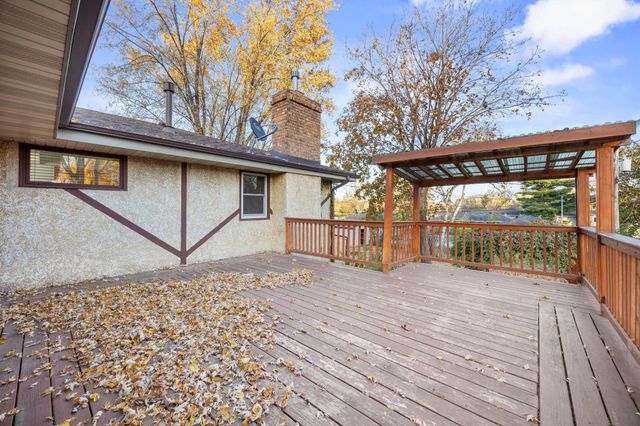 5230 Pennsylvania Avenue N, New Hope, MN 55428