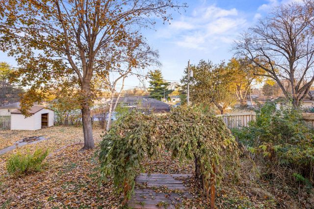 5230 Pennsylvania Avenue N, New Hope, MN 55428