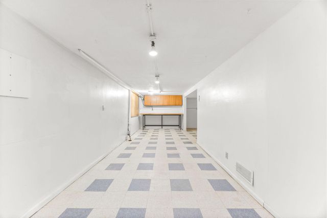 5230 Pennsylvania Avenue N, New Hope, MN 55428